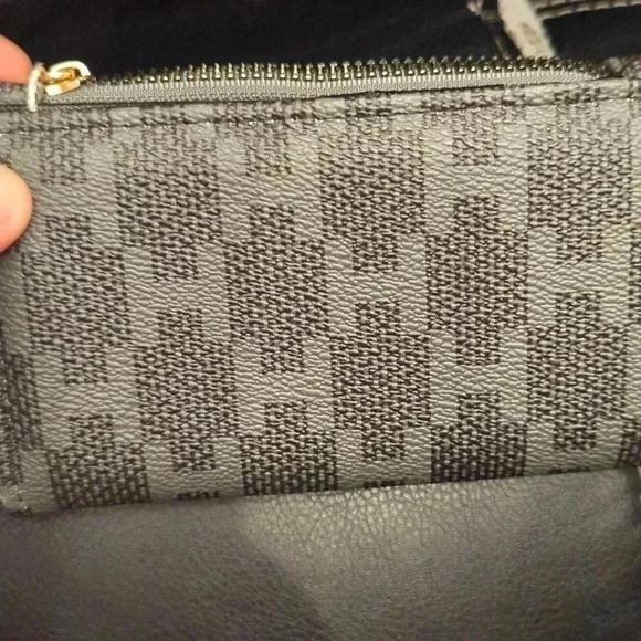 H by Halston Faux Leather Black and Gray Wallet - - Picture 6 of 7